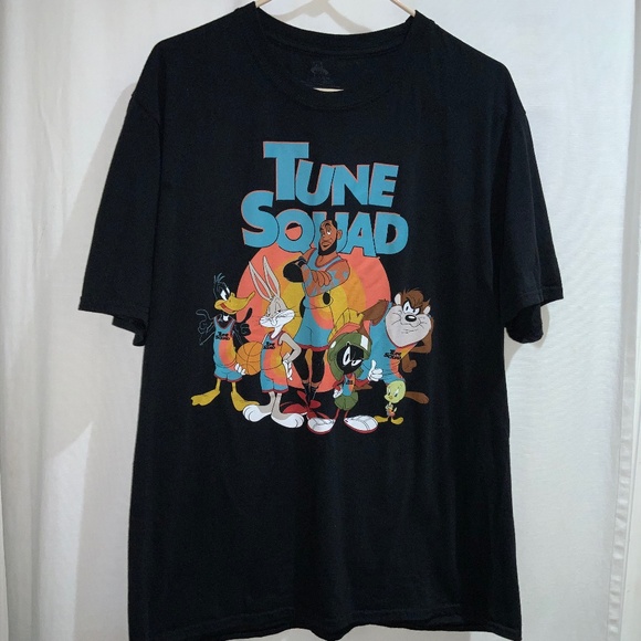Space Jam Tune Squad graphic Tshirt Sz XL Lebron James Daffy Duck Bugs Bunny - Picture 1 of 4